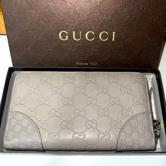 Gucci Handbags - Gucci GG Continental Wallet
